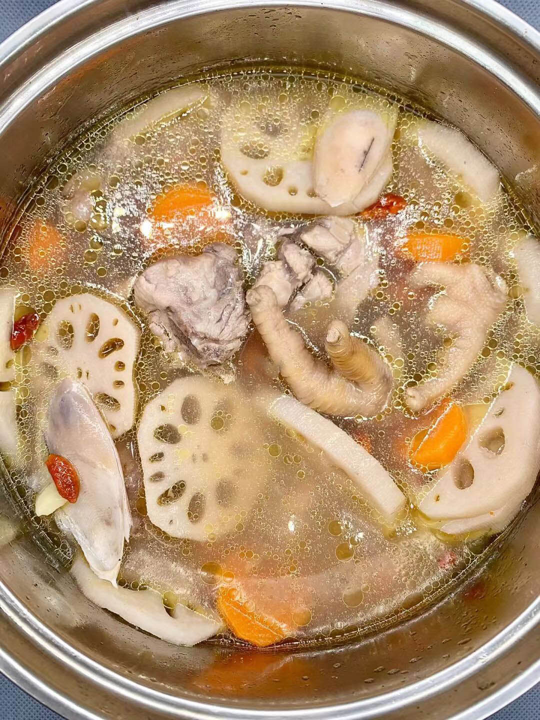 Blood and Liver Cuttlefish Soup iNEWS