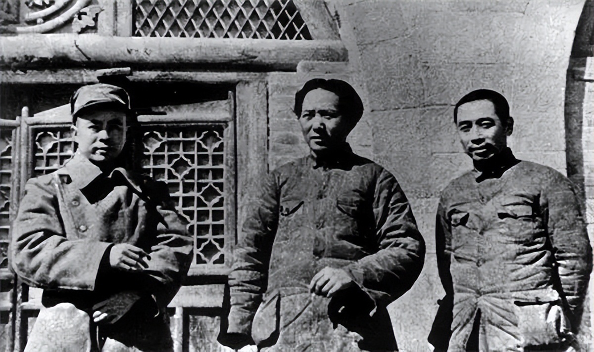 In 1986, when Bo Yibo went to the former residence of the great man, he