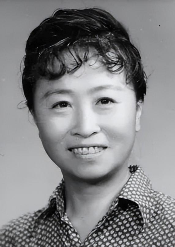 Zhang Shaohua He lived in a 40squaremeter house all his life and