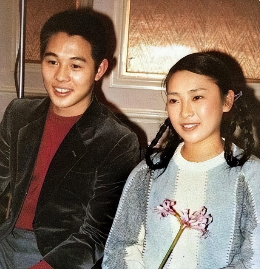 Jet Li Spouse Jet Li posted a recent photo of his wife, 61-year-old Li Zhi is aging ...
