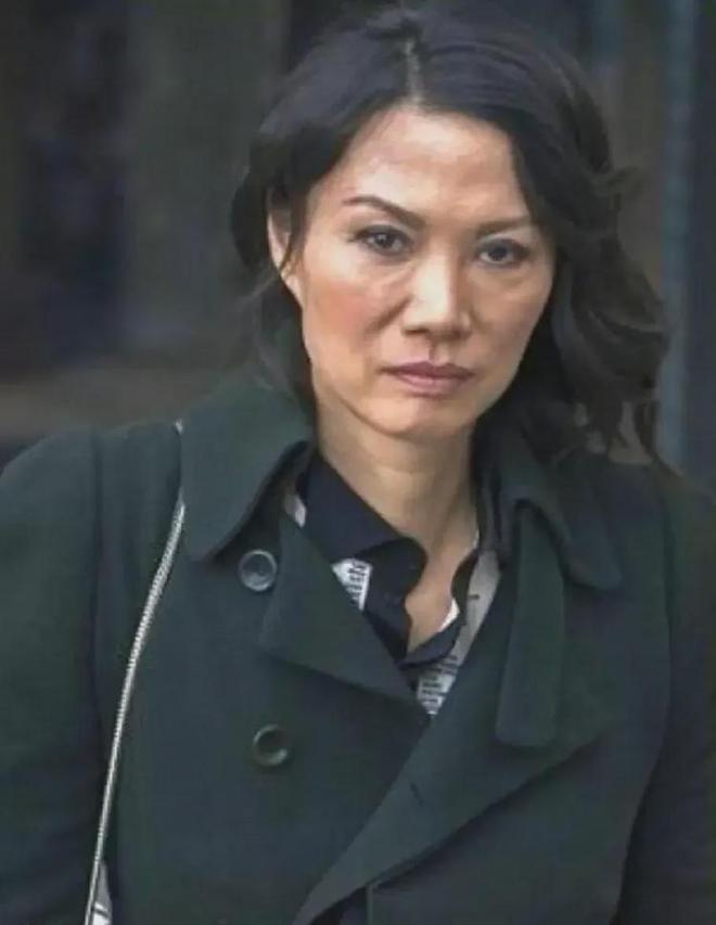 Sanchez A woman who puts Wendi Deng at a disadvantage, why should she
