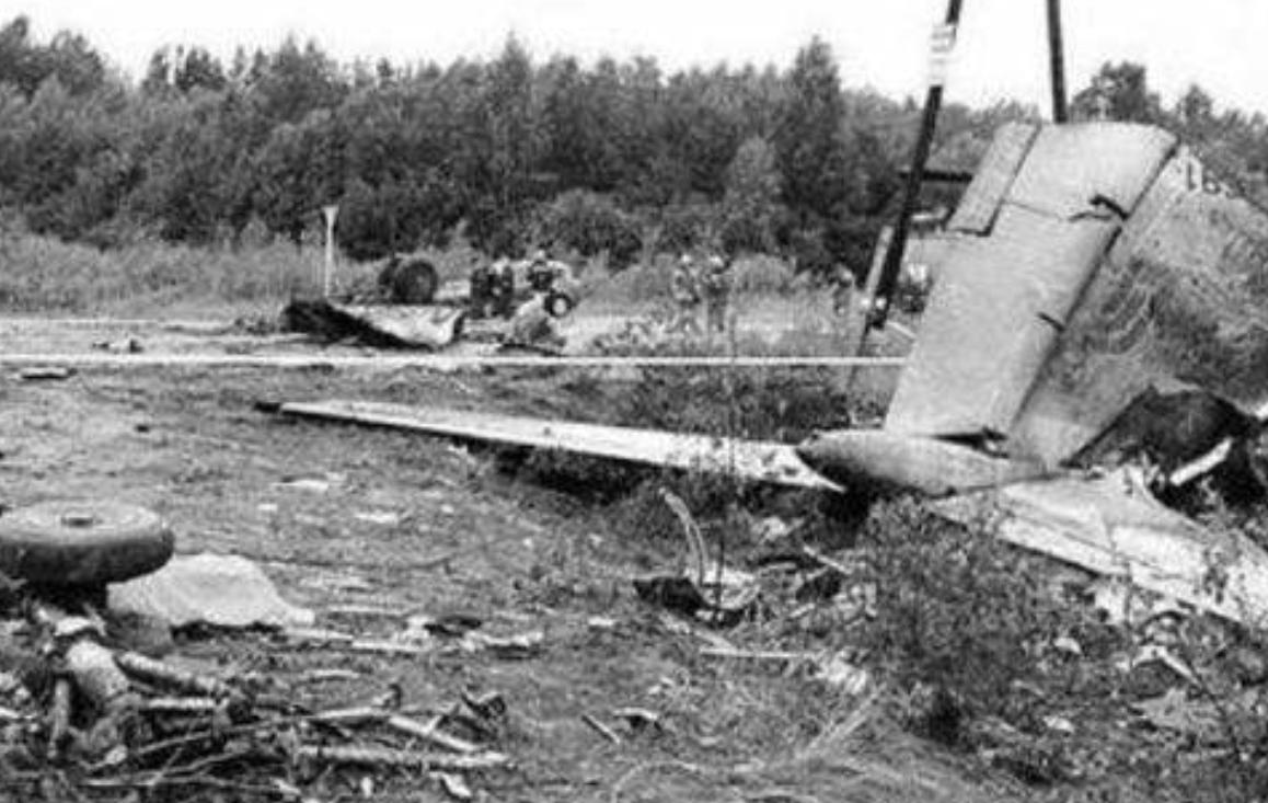 In the Peruvian air crash in 1971, 92 people fell at an altitude of 6,400 meters. What happened