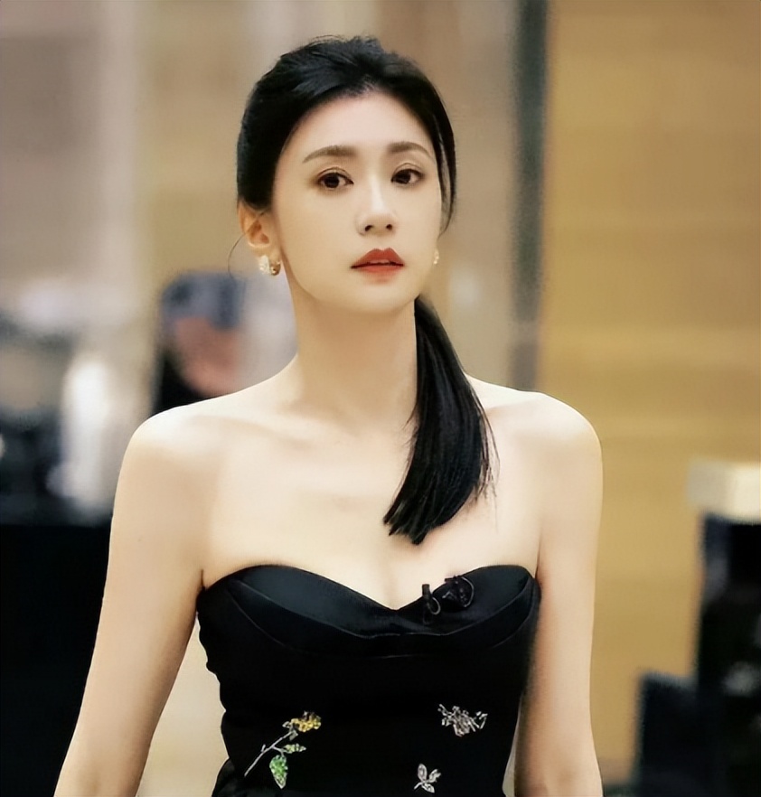 "Injection face" vs. natural face? Face down and stiff, dare not laugh