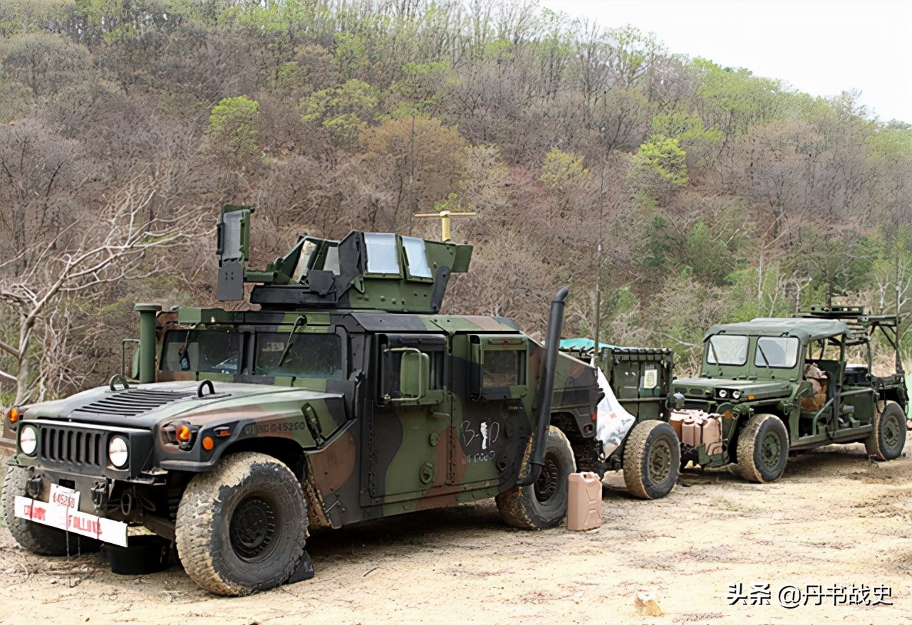 Equipment designed for the V22 Osprey: M1161 Growler light assault ...