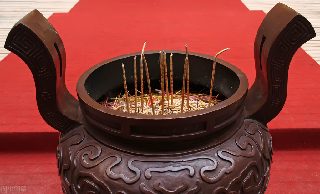 Do you know the different meanings of different shapes of incense burners? iNEWS