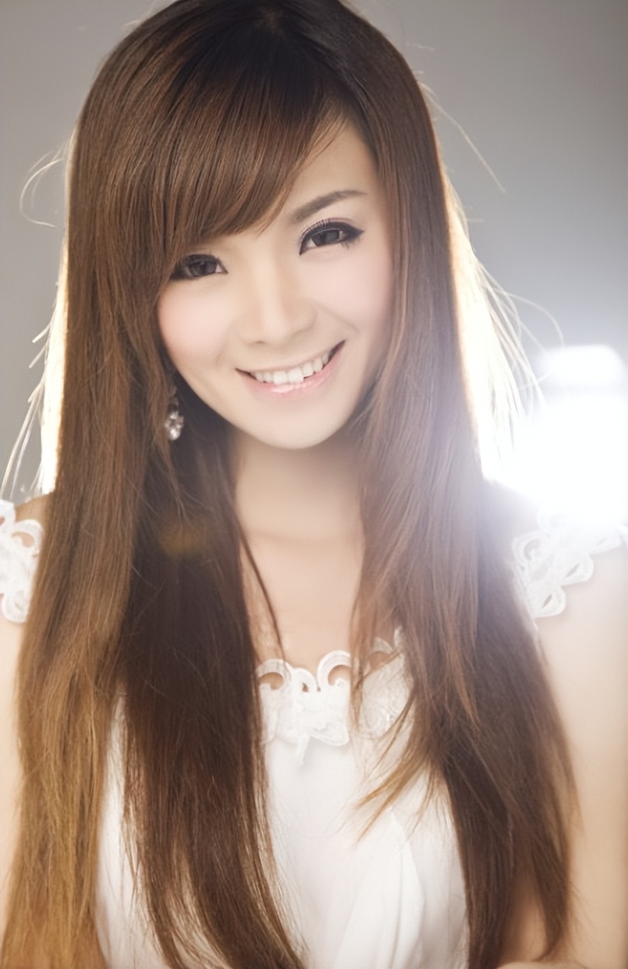 Mingyang Entertainment—Beauty Star-Xie Ronger - iNEWS