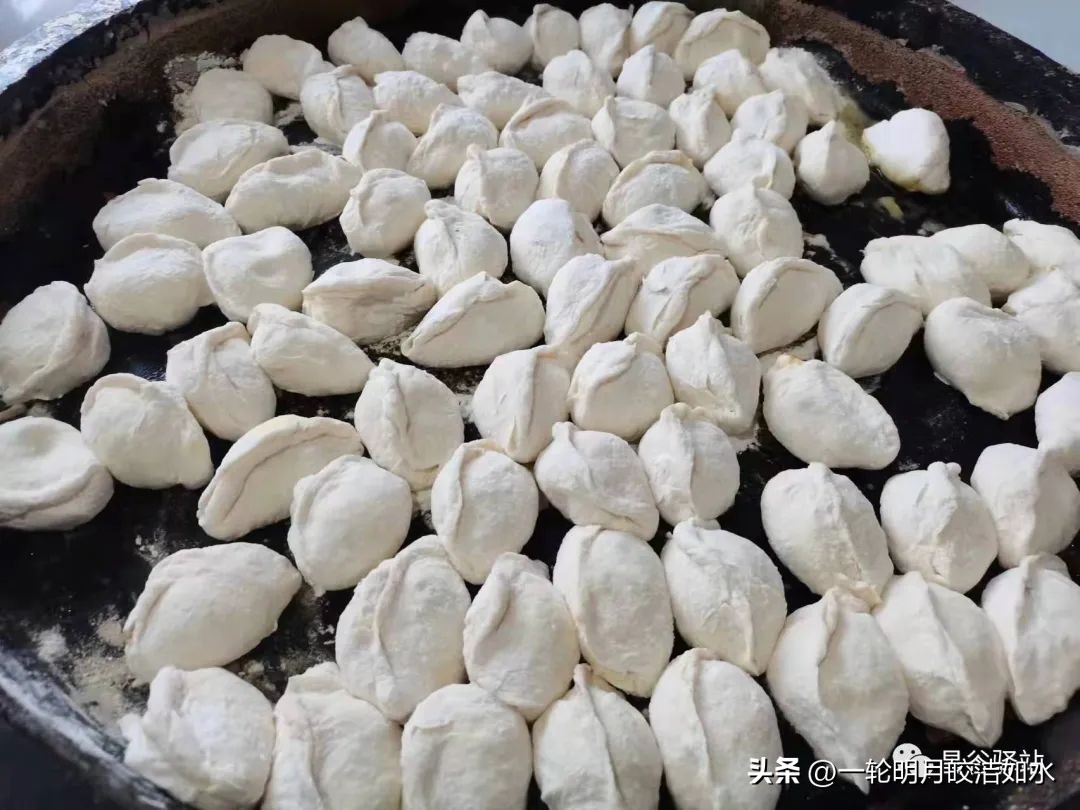 Hou Zhitao ll East Henan Fried Buns - iNEWS