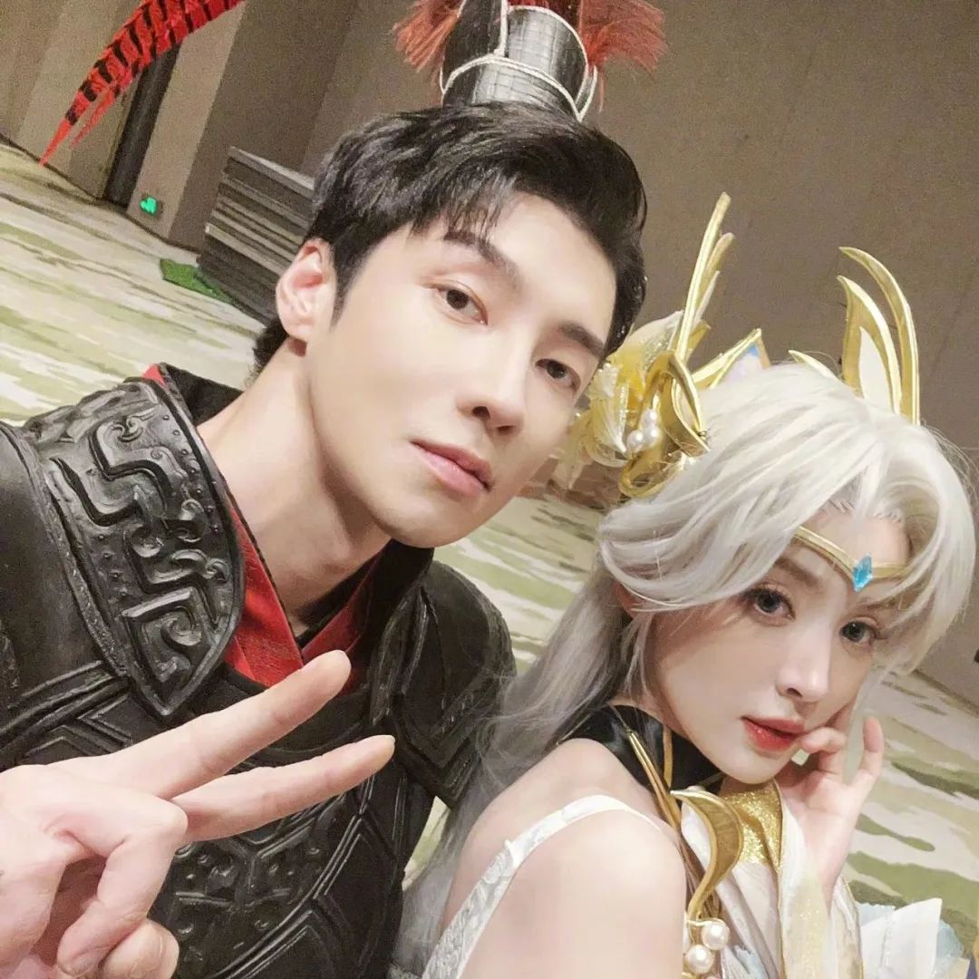 Little Gossip, Yang Mi, Di Lieba, Zhou Xun and Deng Chao - iNEWS