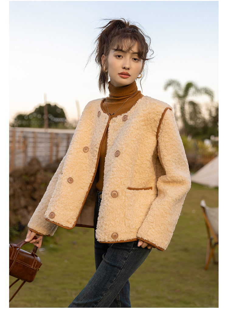 Do you really know how to wear a lambswool coat?How to avoid bloated