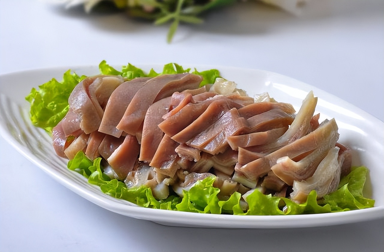 As the saying goes "one pig stomach ten medicines" what does it mean