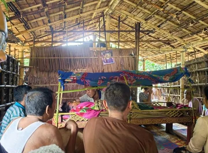 2 students in Myanmar were struck by lightning and died while playing