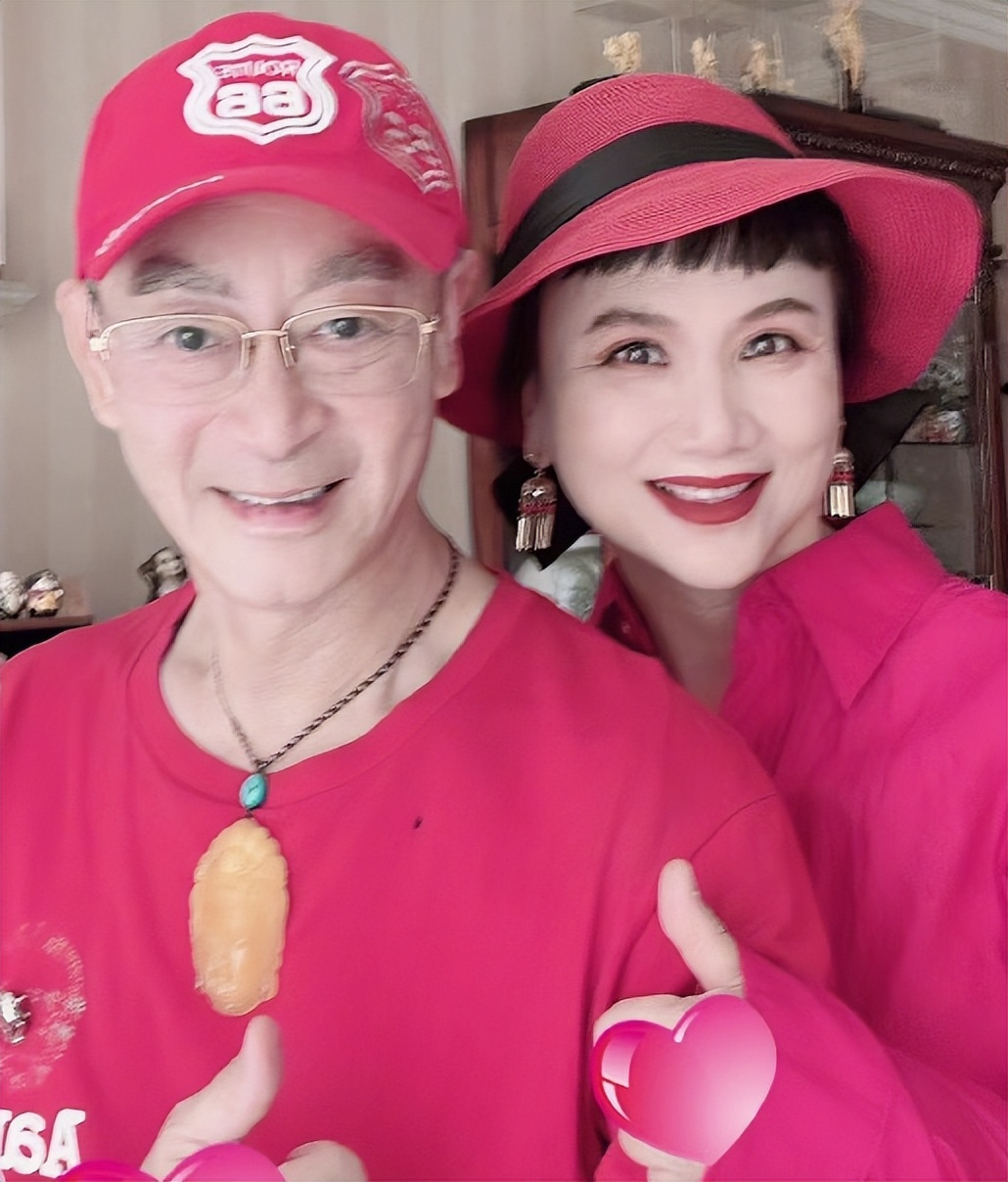 Liu Xiaoling Tong celebrates the 35th anniversary of her marriage. His ...