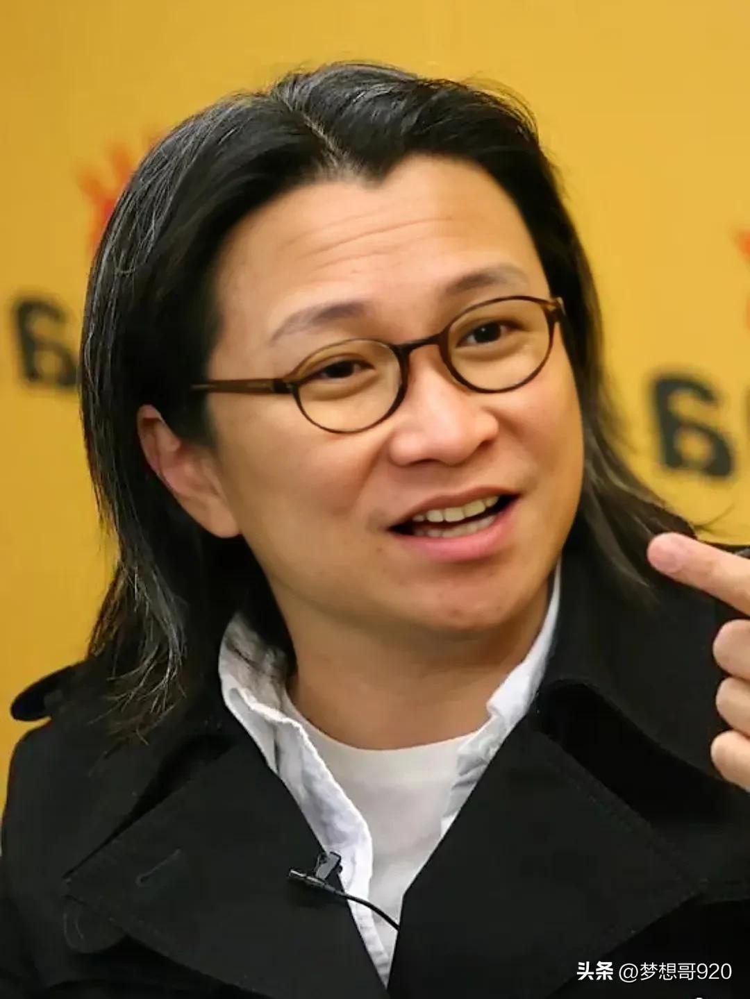 After Wu Junru broke up with Du Dewei, why did she stay with director ...