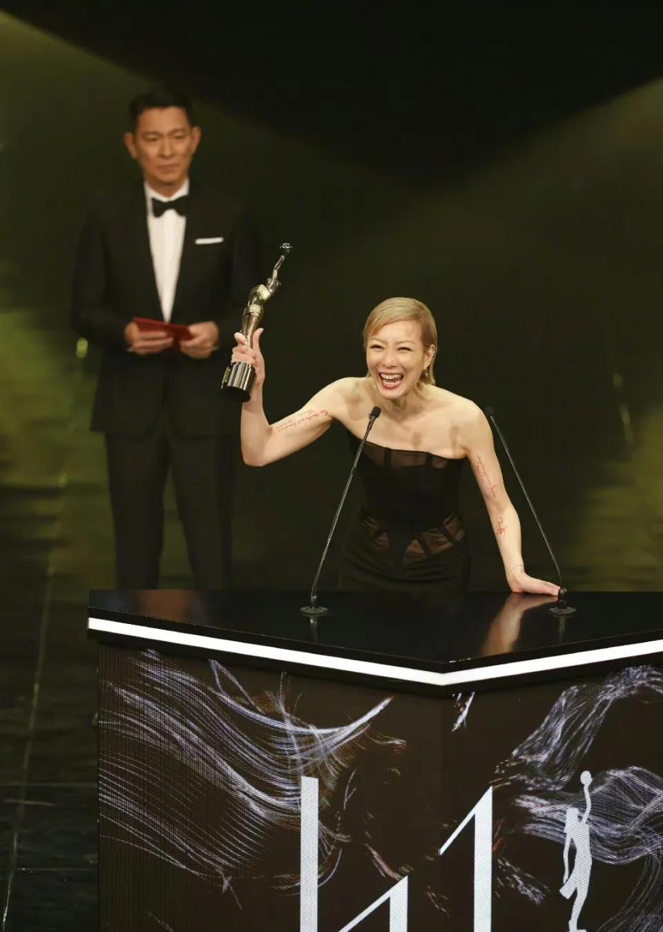 Sammi Cheng won the Best Actress Award at the Academy Awards iMedia