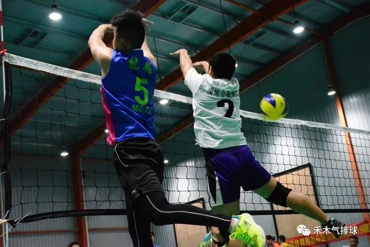 Air volleyball catches spikes and defends, making you the MVP of the