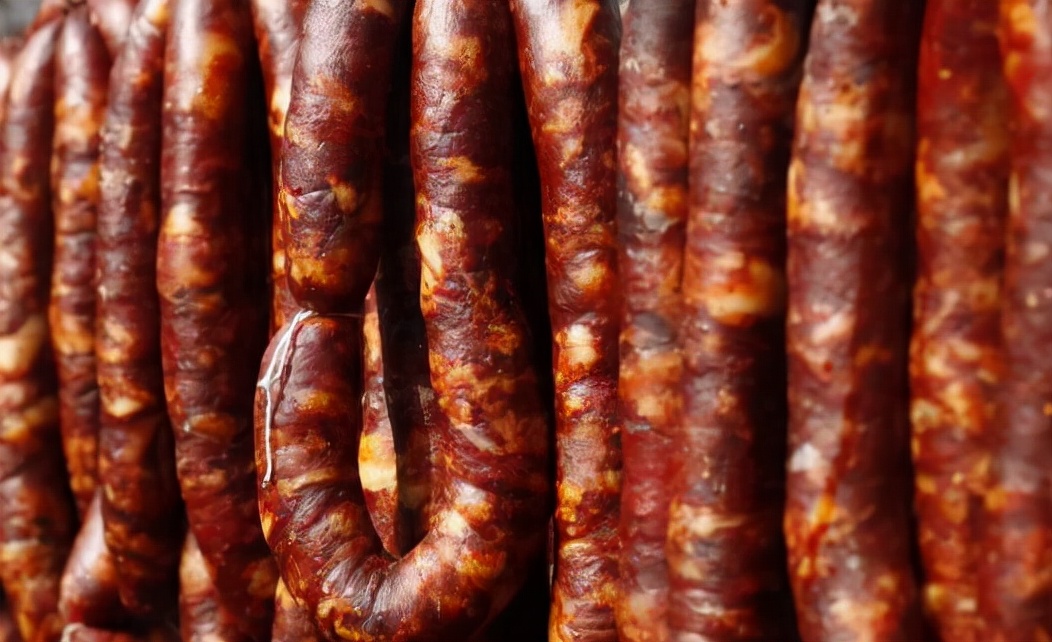 Is the sausage oil good or bad? What should I do if the sausage is oily