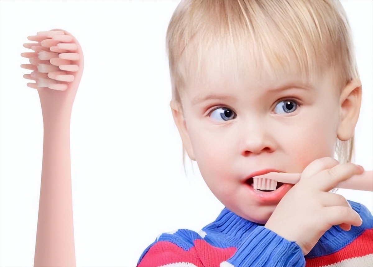 Brush head replacement frequency How often should the silicone brush head of an electric