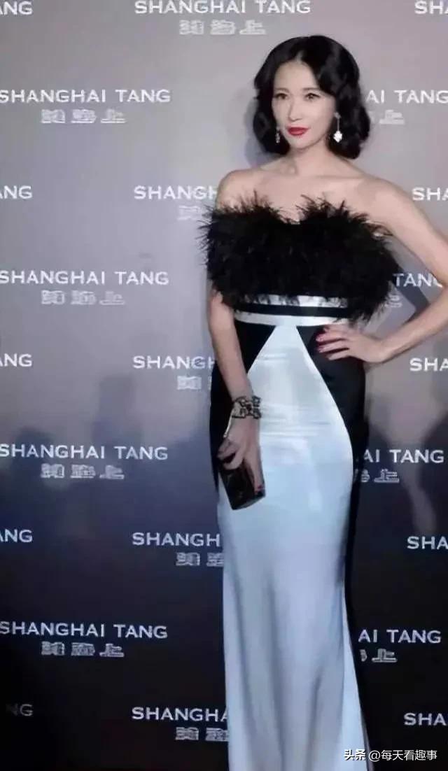 44-year-old Liu Tao bumped into 48-year-old Lin Chiling, there is no ...