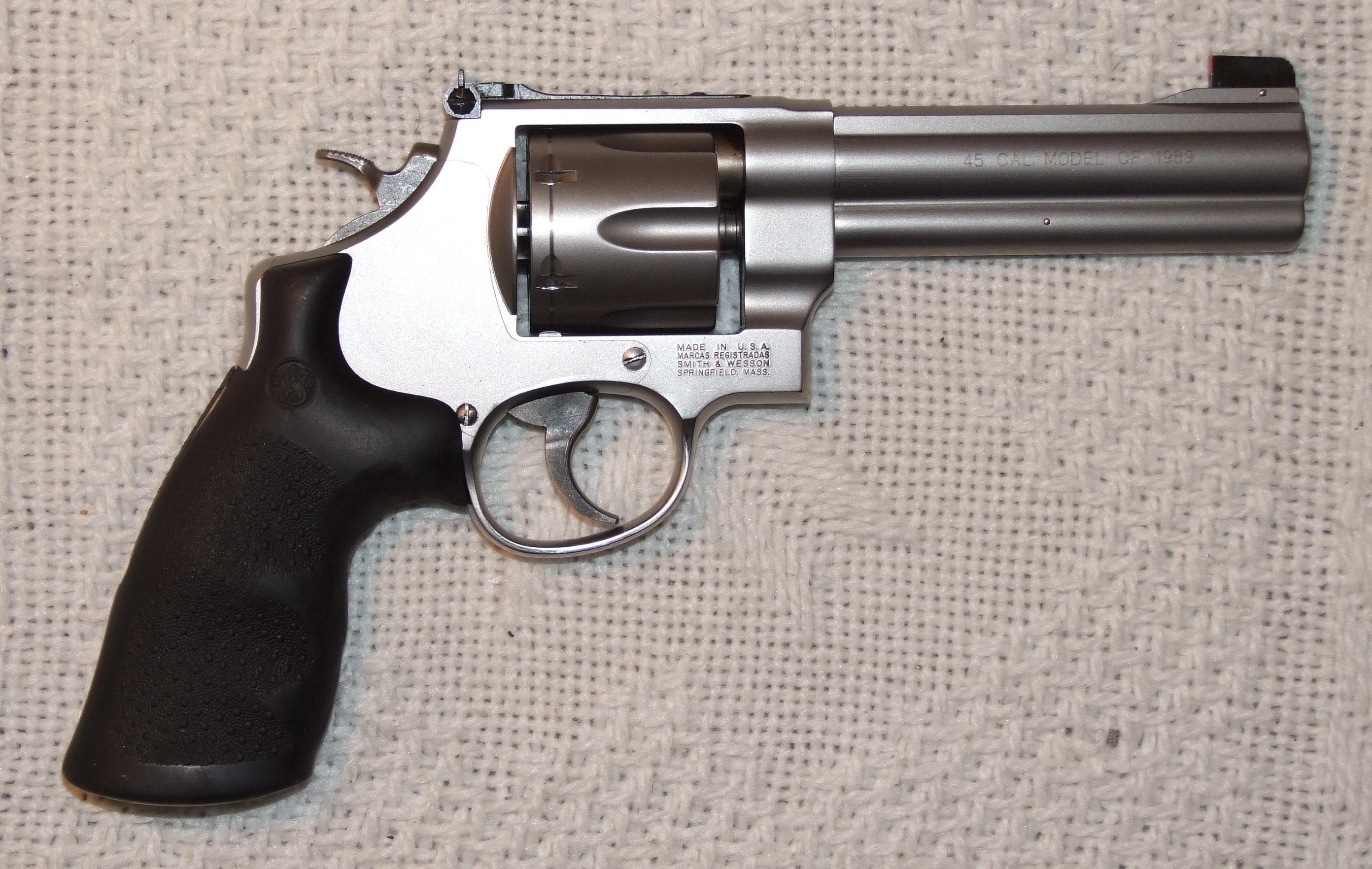 Smith & Wesson M625 revolver - iNEWS