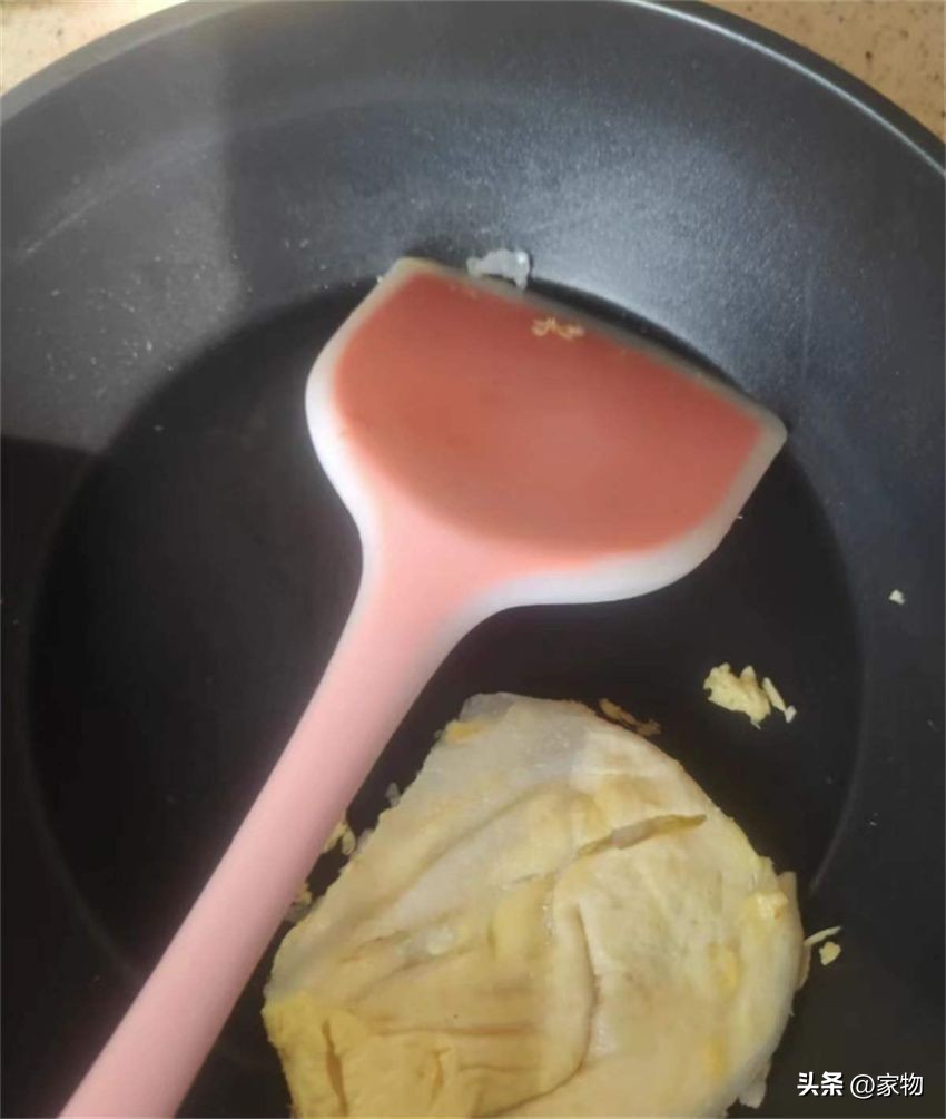 Why do people who have used nonstick pans want to switch back to iron