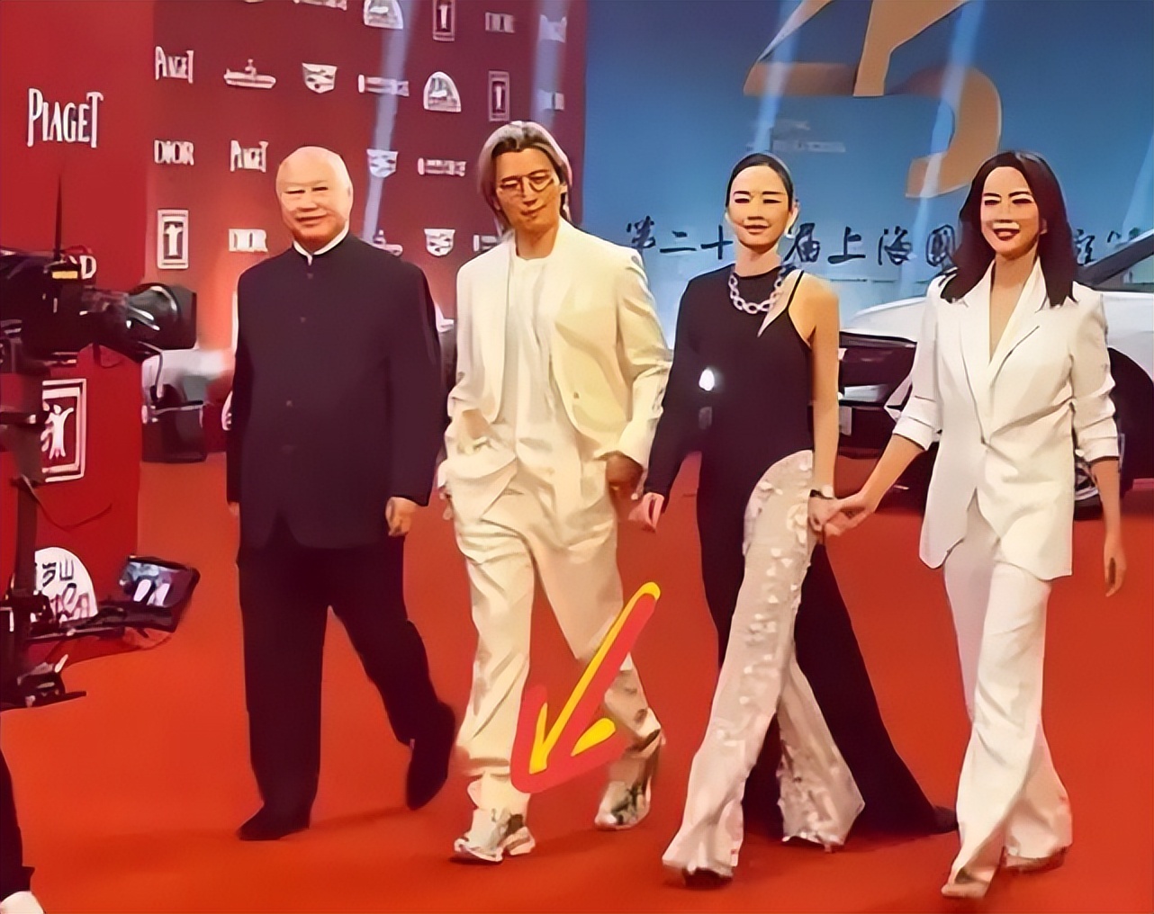 42-year-old Nicholas Tse dyed gray hair and walked on the red carpet ...