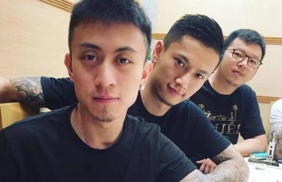 Qin Fen made his first appearance after the illegitimate child scandal