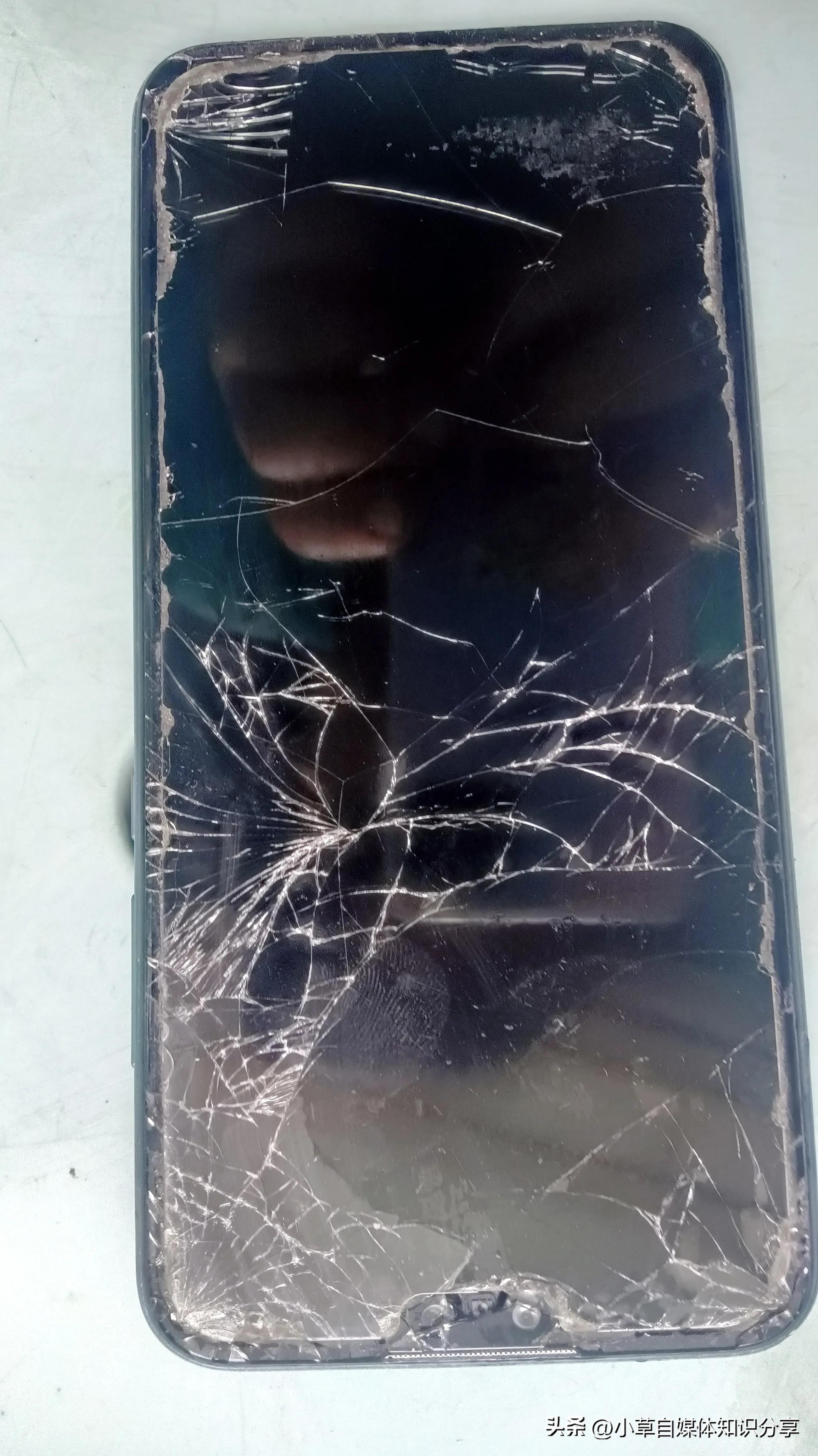 Do you need a phone case for your phone? After listening to the words of the mobile phone shop