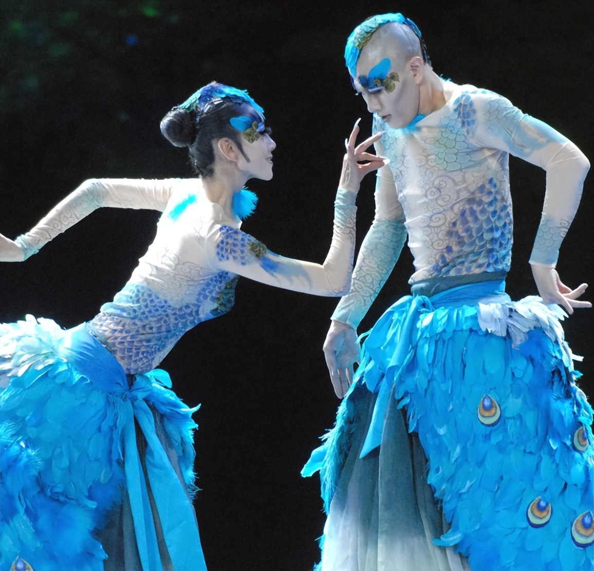 Yang Liping is so bold! The clothes were painted on for the stage, and ...