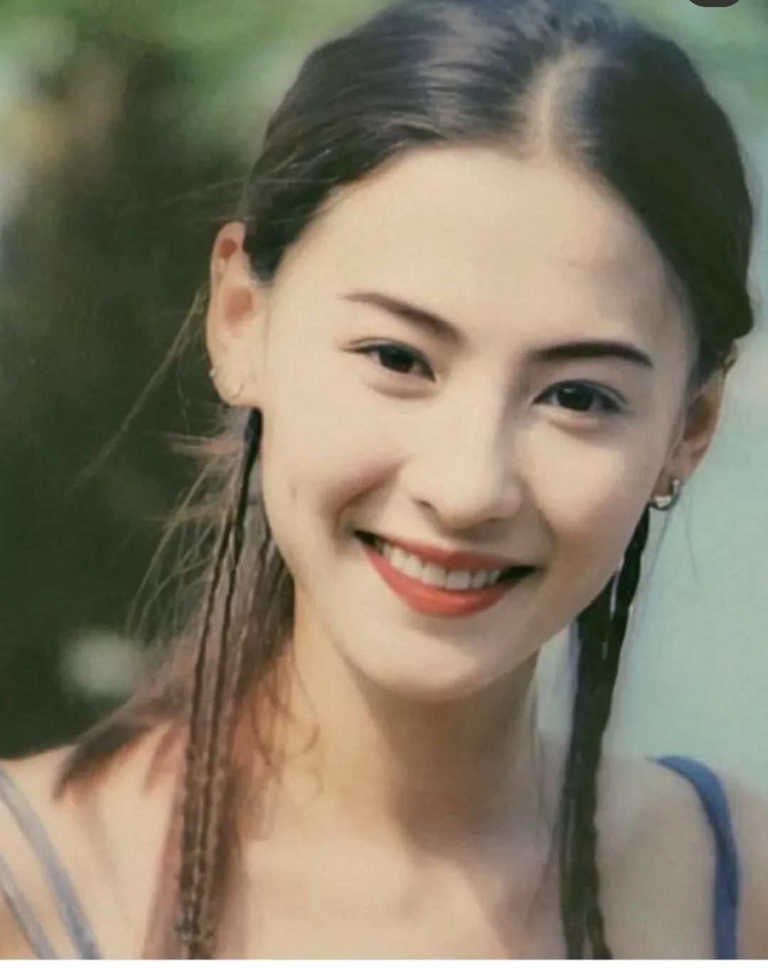 When Cecilia Cheung was young, her appearance was simply against the sky.  How many goddesses were in the hearts of men and women? - iMedia