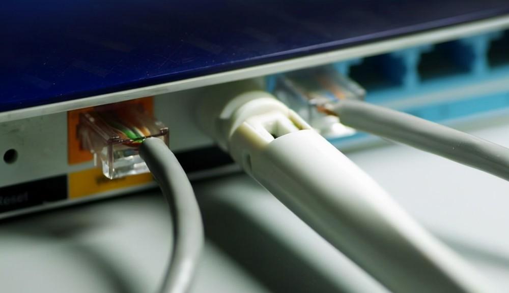 How often does the router need to be shut down? Thanks to the broadband ...