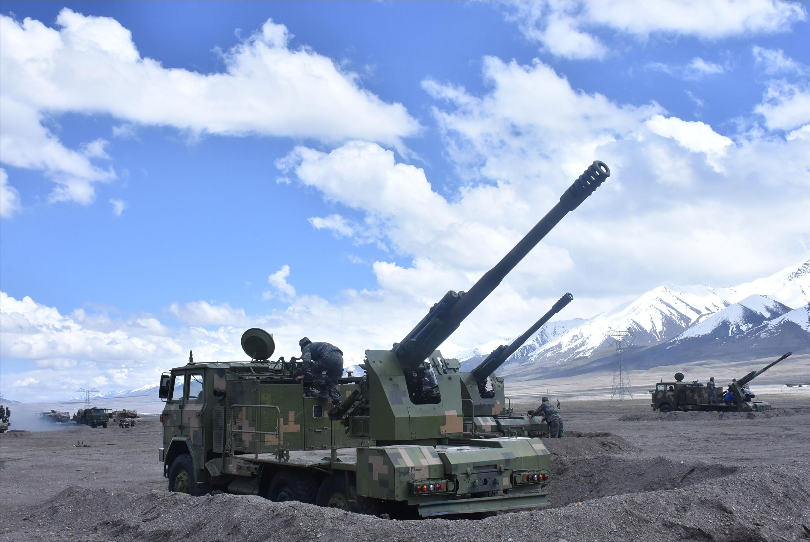 China's AI Artillery Shocked The World, And The Enemy 16 Kilometers ...