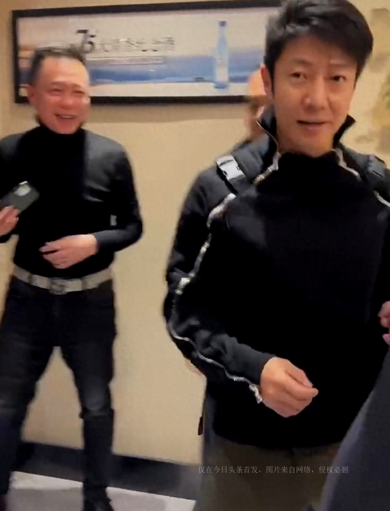Sam Beining Back Sa Beining took his wife back to Wuhan for New Year's Eve dinner. Li ...
