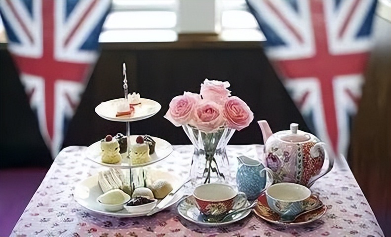 What changes has British tea culture experienced? What kind of ...
