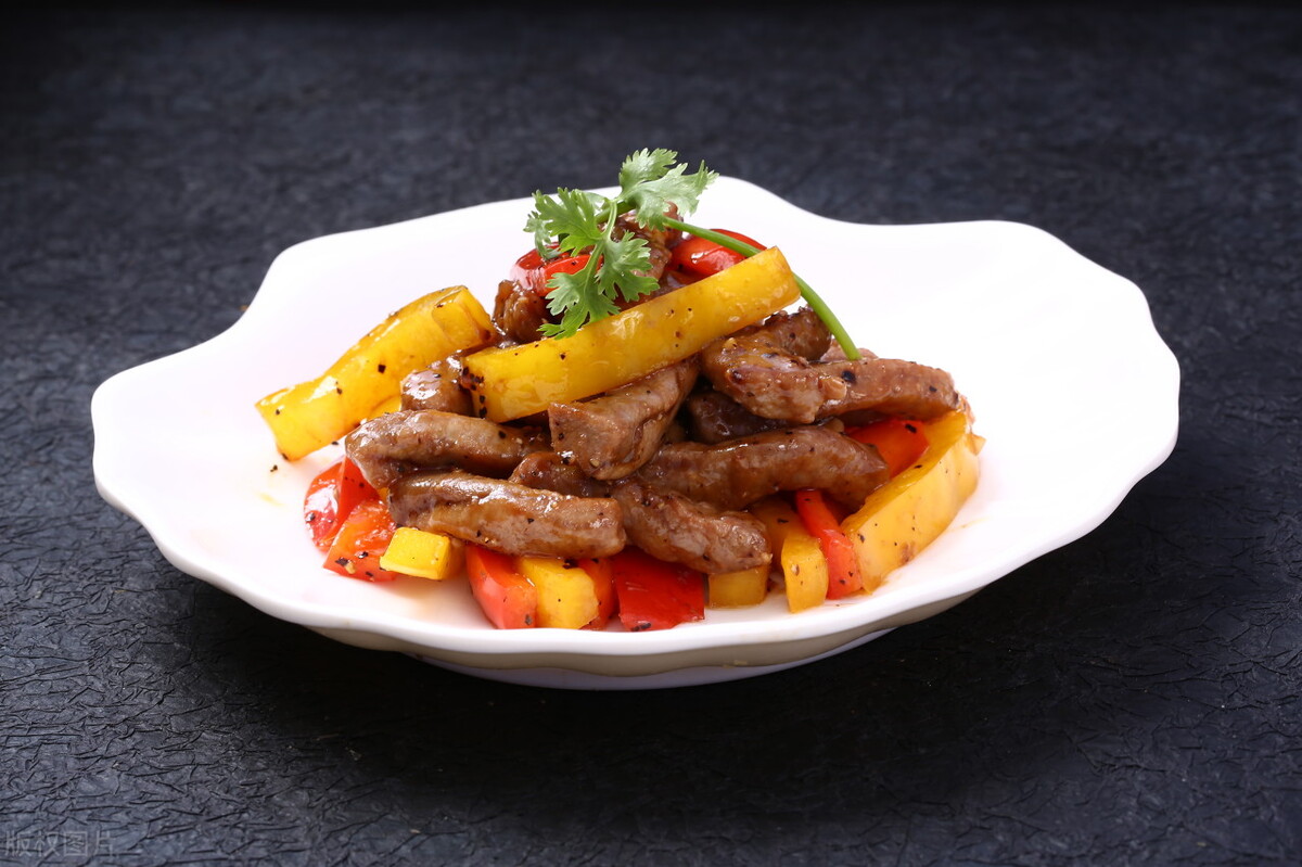 Stirfried spicy, unique taste, black pepper beef tenderloin, let you have a full tongue! iMedia