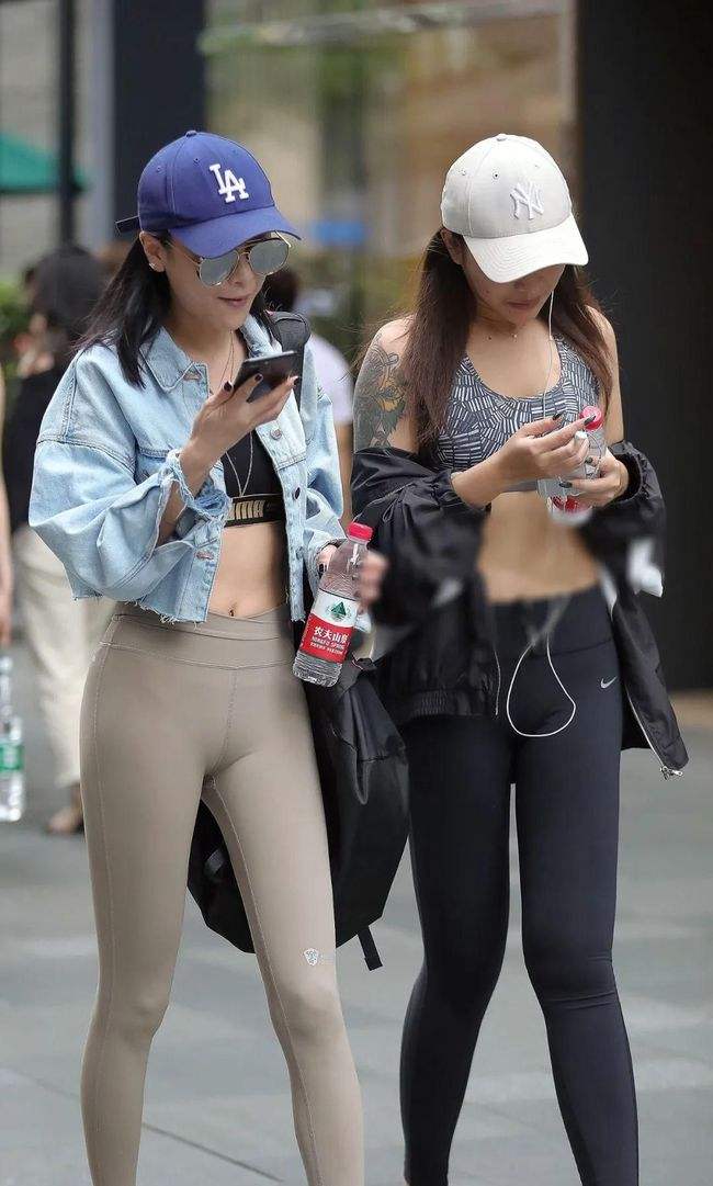 Why are more and more girls wearing yoga pants on the street? - iNEWS