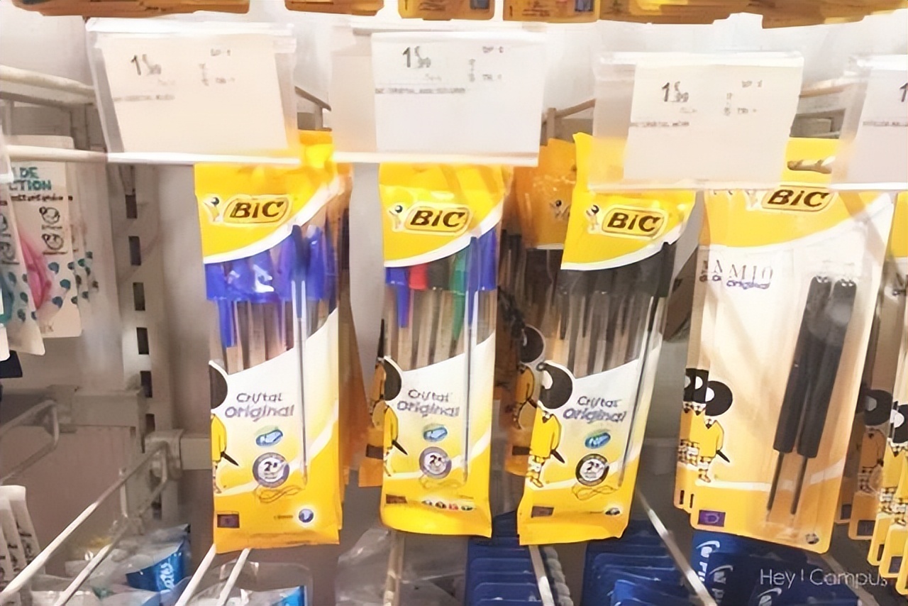 Why do French people basically use gel pens?Banks, post offices and