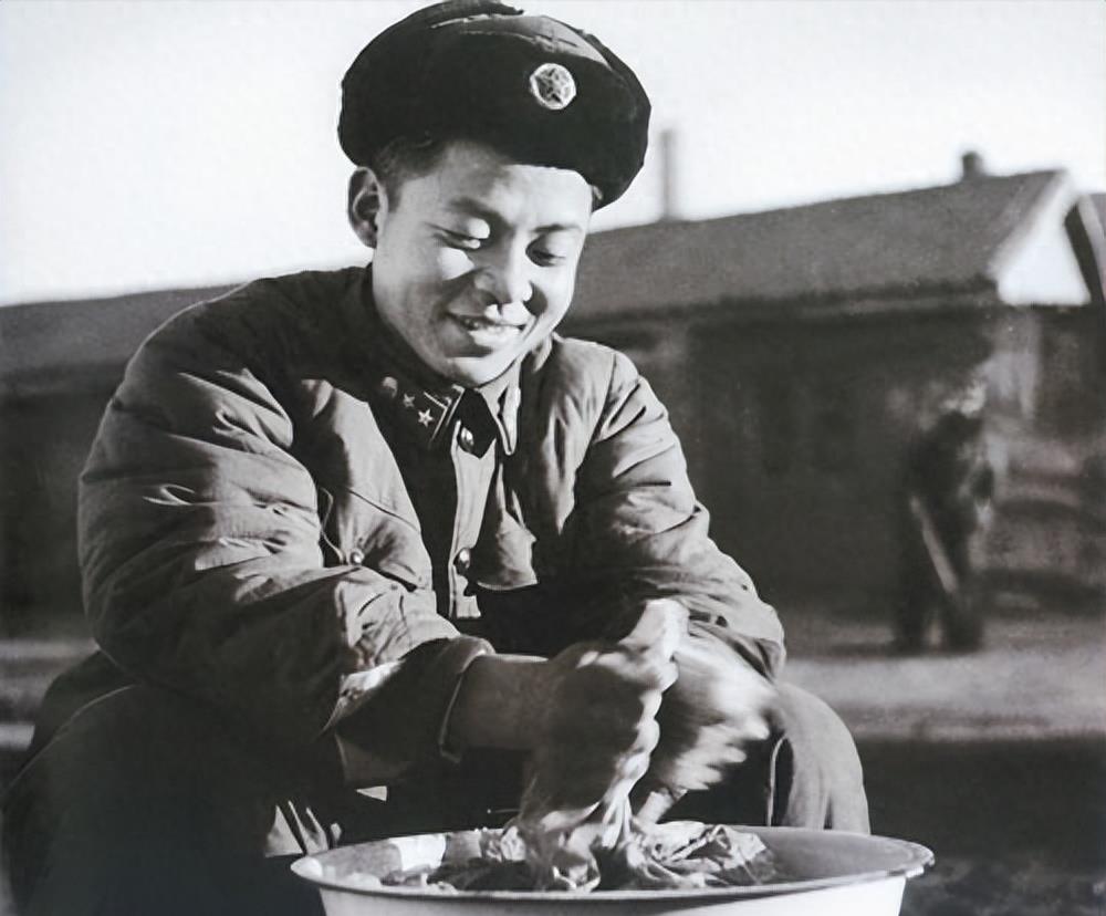 In 1962, Lei Feng died in the line of duty. 41 years later, the expert ...