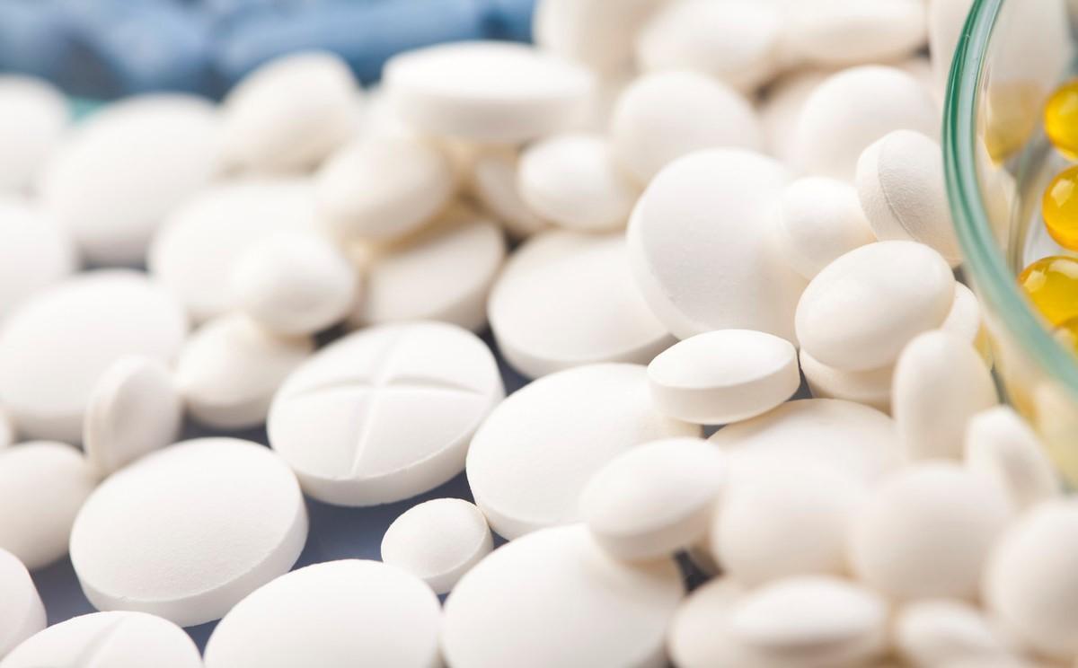 What effect does taking an aspirin a day have on vascular disease? tell