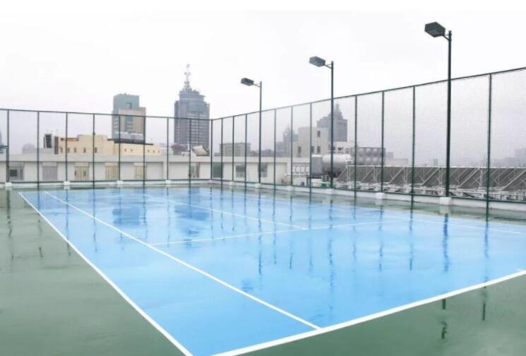 What material is the roof tennis court made of? iNEWS