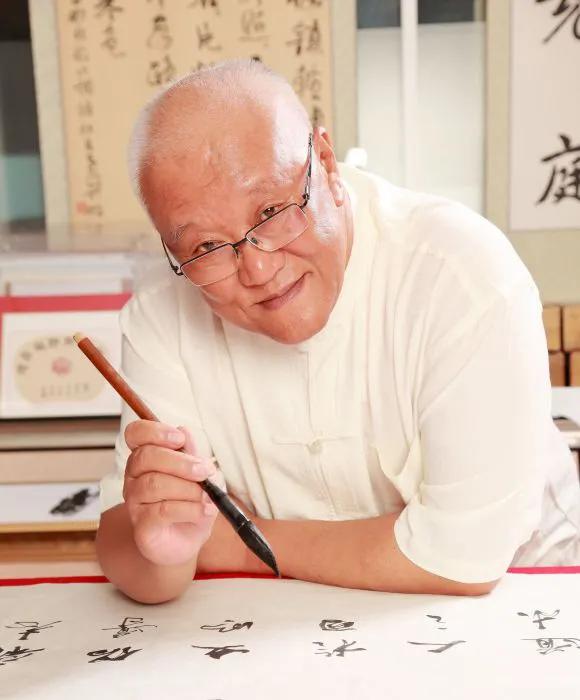 Mr. Yang Zaichun and Mr. Liu Chunfeng published a new book "Tao Te ...
