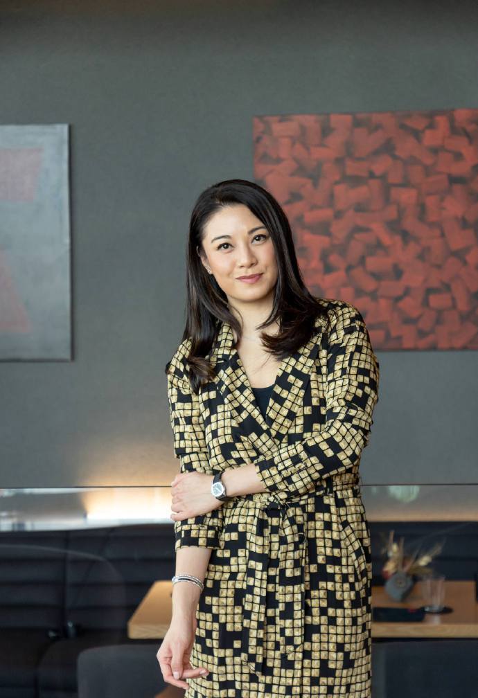 廖碧兒從華裔小姐冠軍到酒莊莊主,坦誠披露自己的感情生活 - 頭條匯