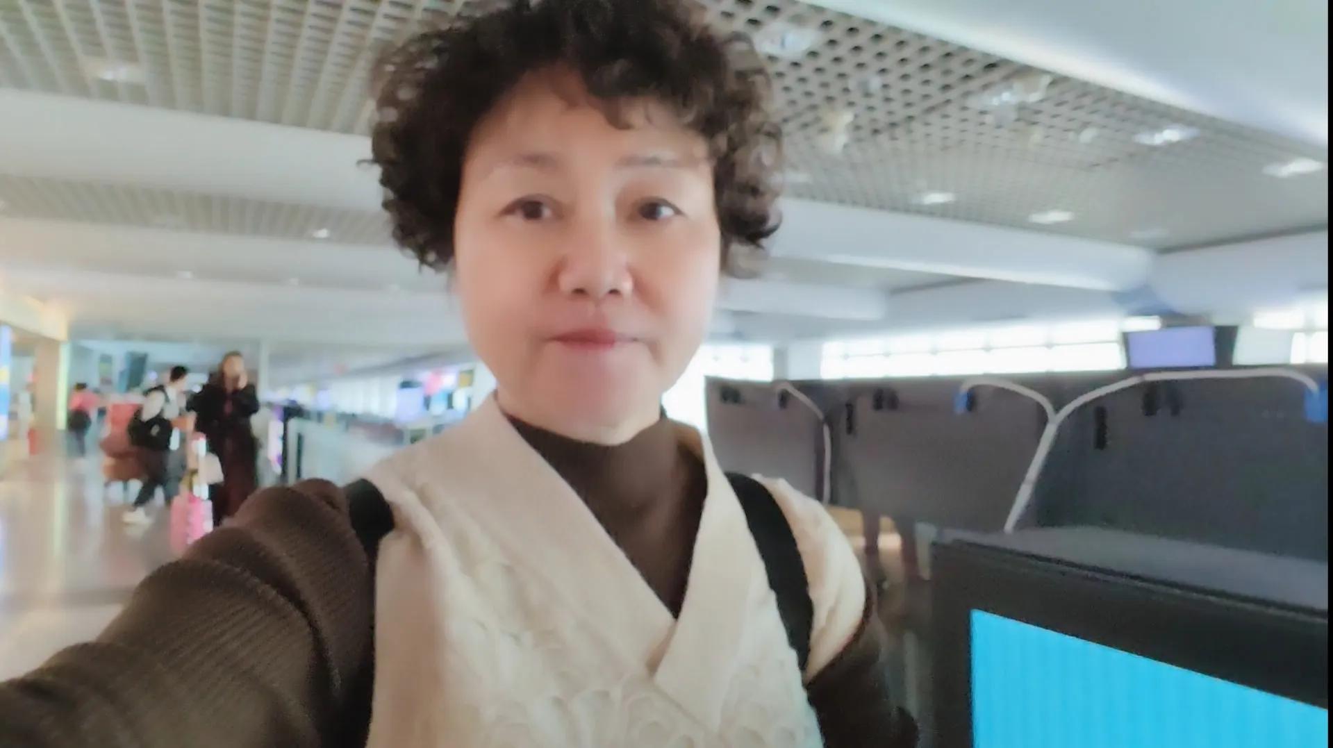 My 56yearold retired aunt, how did a person end the trip by plane iNEWS