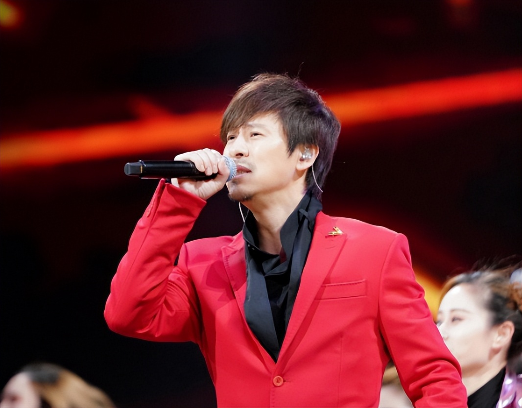 Xie Xiaodong was loved by Na Ying, begged by Zhang Ziyi, why did he ...