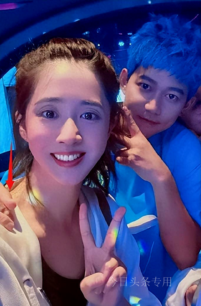 Liao Yuchen watched her husband Su Xing's concert, but there was no ...