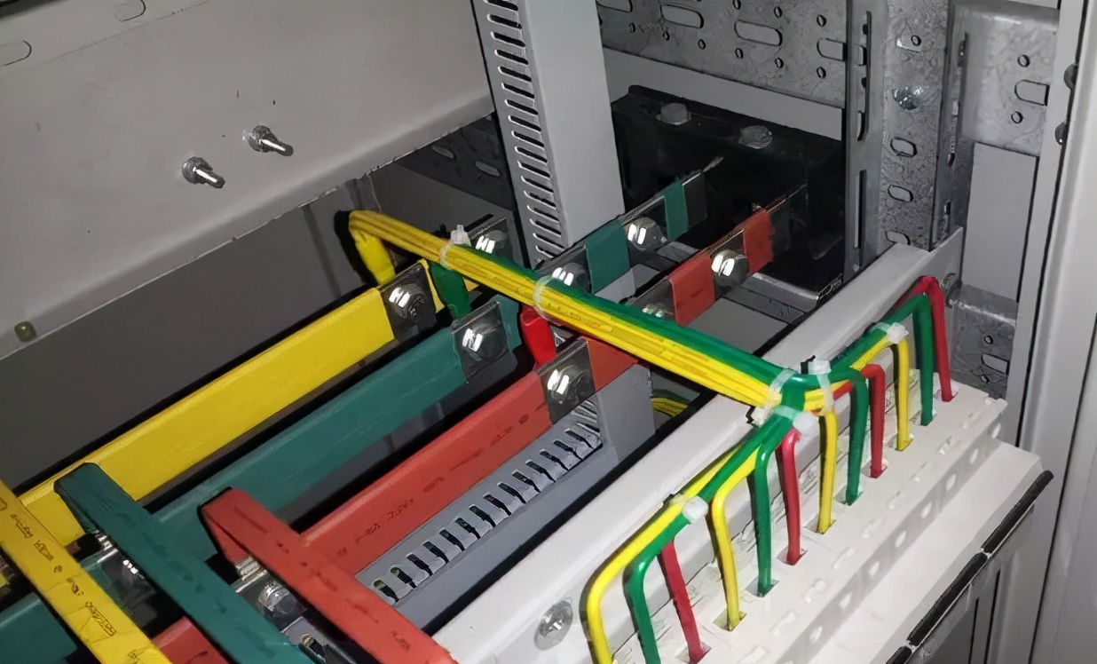 How to choose the copper bar in the highvoltage to calculate the current carrying