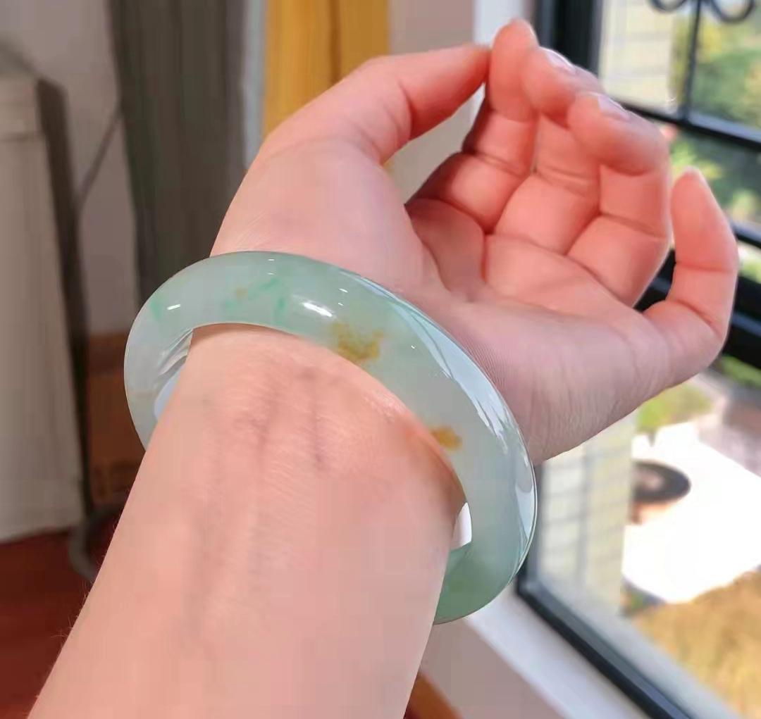 How to choose jade bracelets, the flaws of the bracelets and the actual combat of buying skills