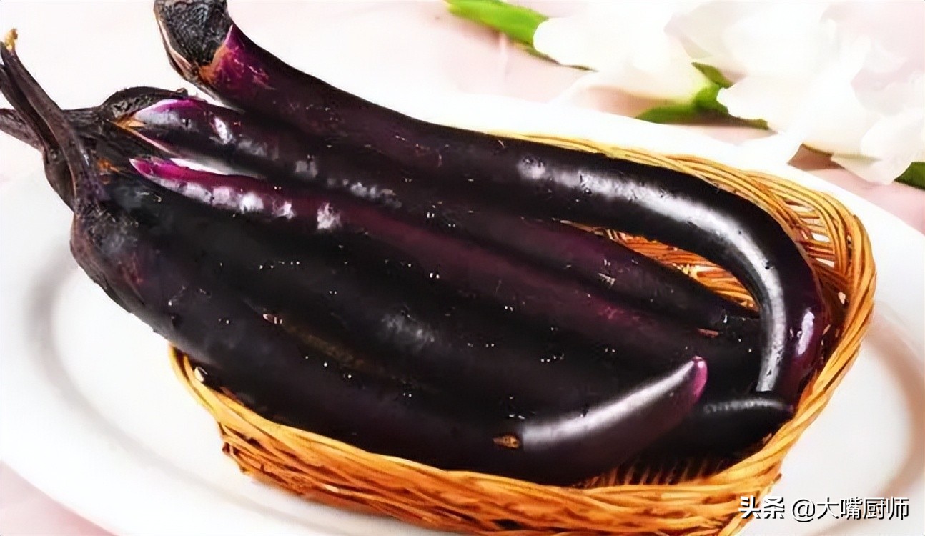 The eggplant should not be fried first, no wonder it is greasy and