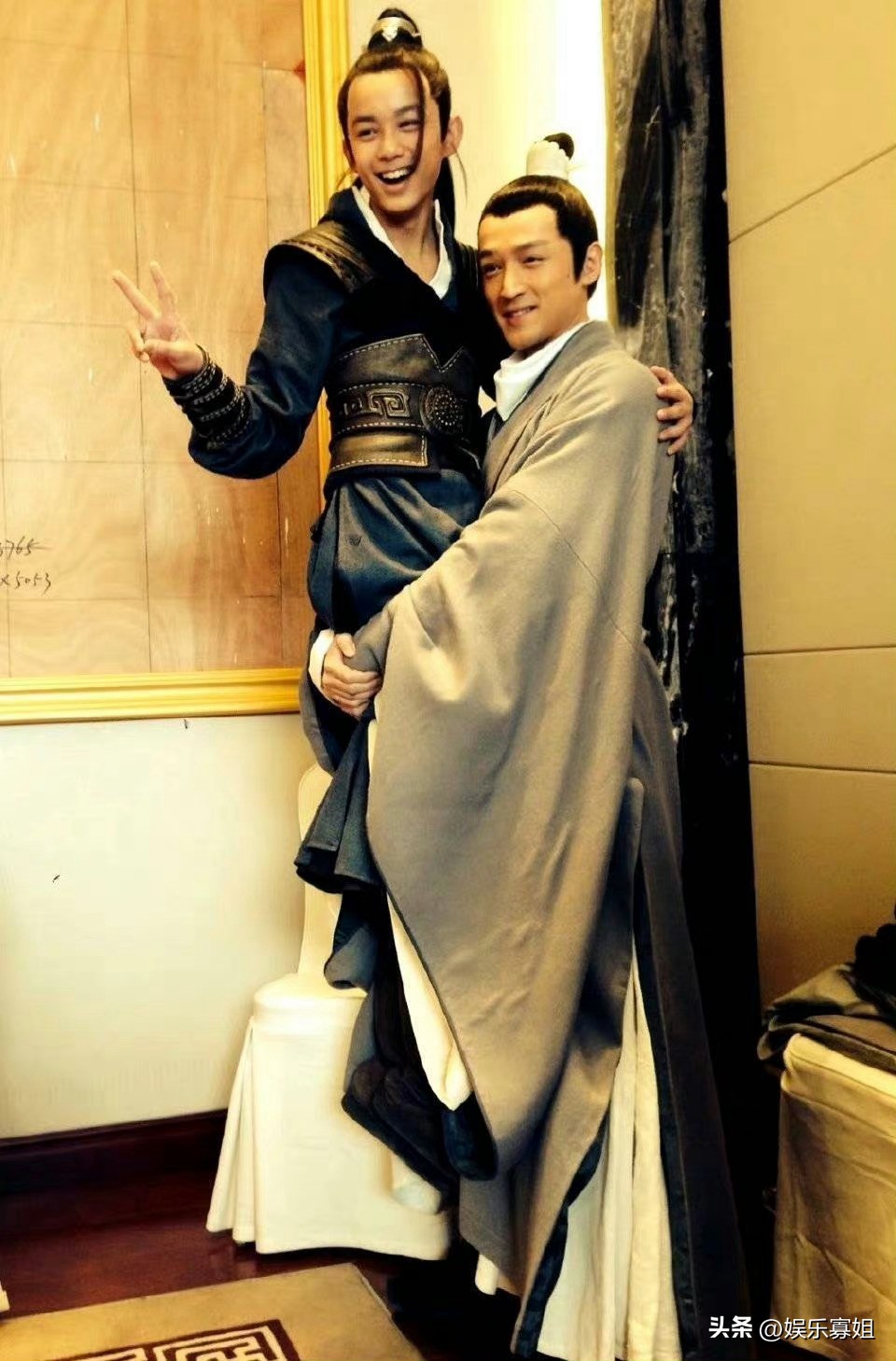 Super loving! Hu Ge hugged Wu Lei, netizen: Lei is so important that Hu ...