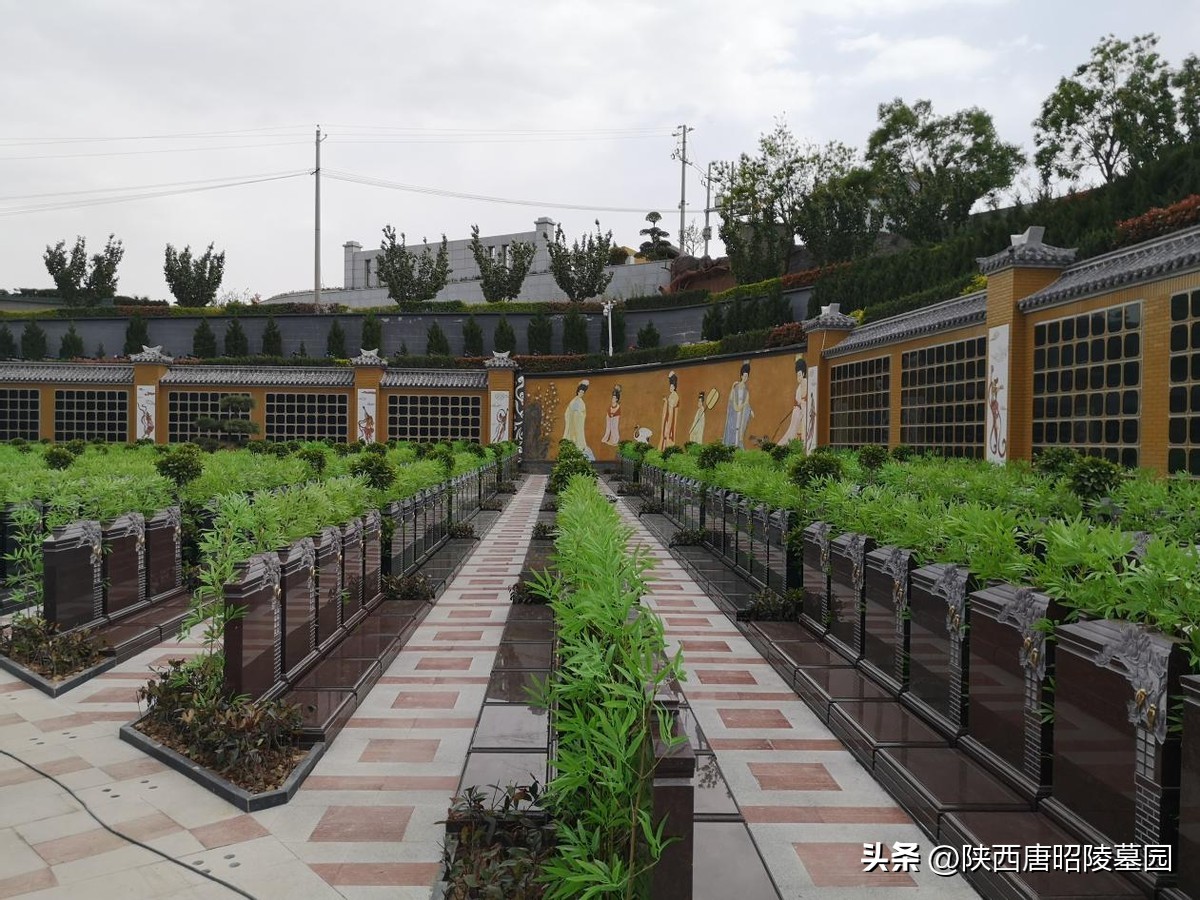 Do you know the rules and attention to erecting monuments in funeral