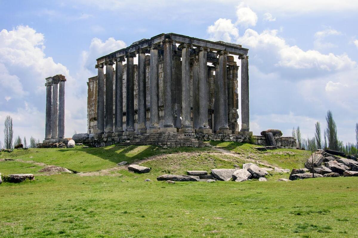 The Colossus of Zeus at Olympia: A Historical and Cultural Treasure - iNEWS